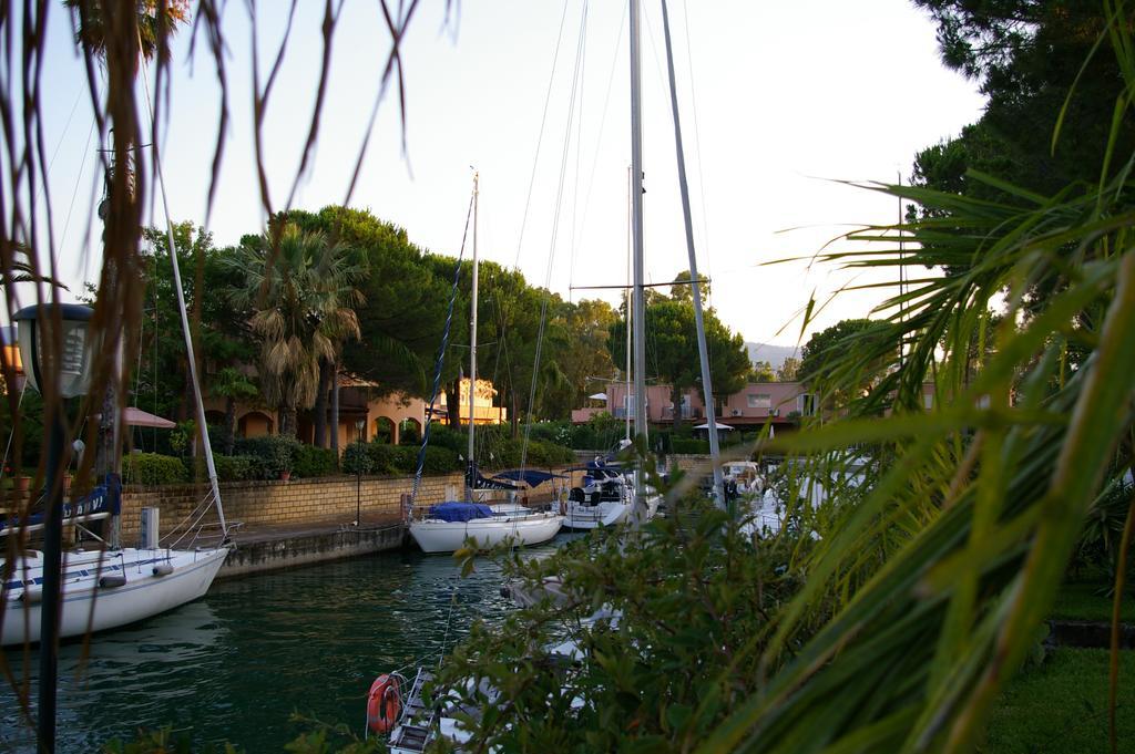 Villetta Su Canale Navigabile Furnari Exterior foto